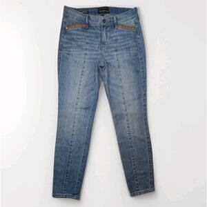 White House Black Market Mid Rise Skinny Ankle Jeans 2R NWT Light Wash